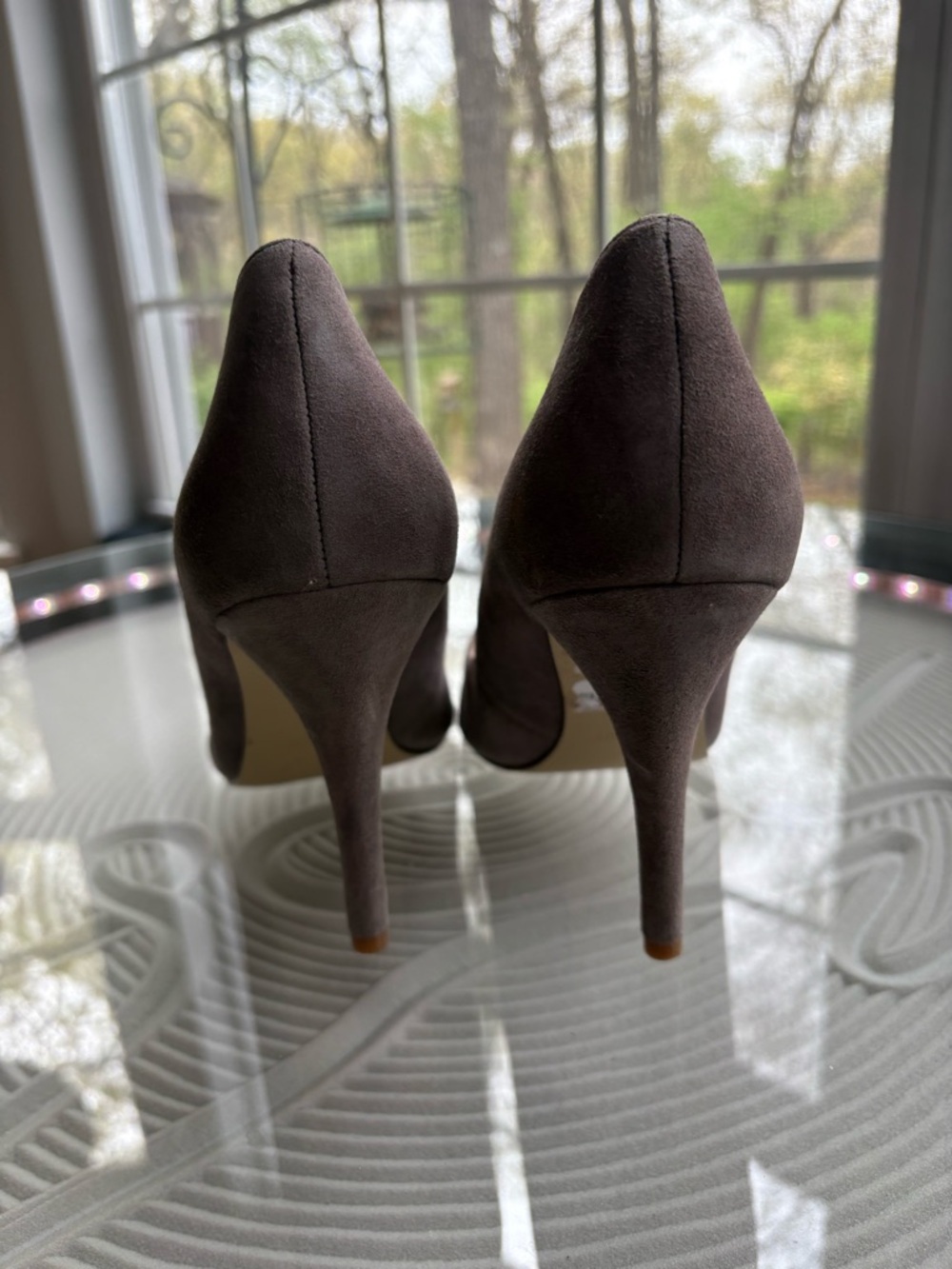 Nine West Gray/Tan Brown Suede Pointed-Toe Pump Heels - Picture 4 of 6
